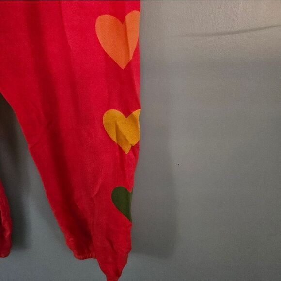 Sundry, NWOT, red joggers with hearts on left leg. Size 1/small - Picture 2 of 5